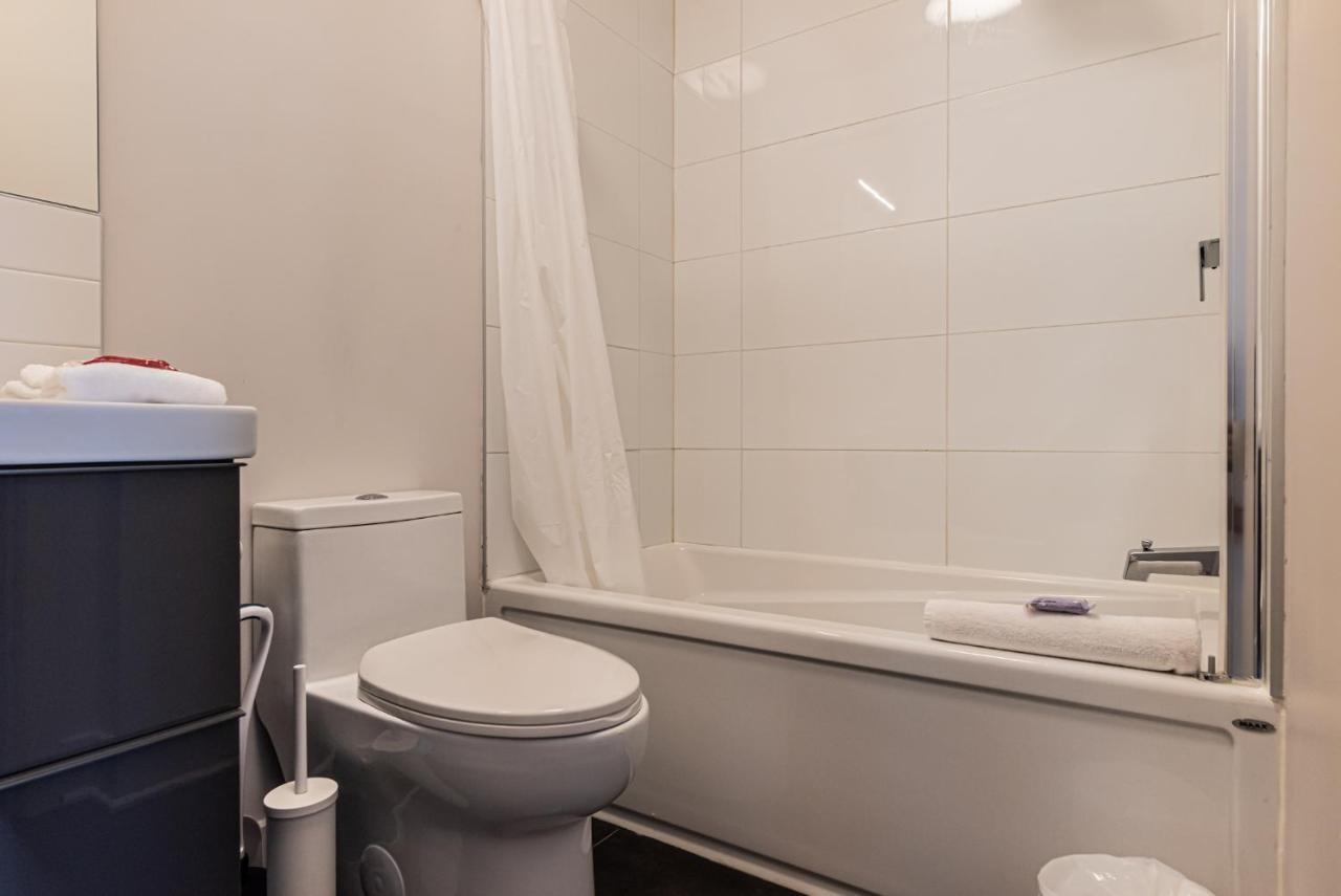 2 Bedroom Luxury In The Mile End By Den Stays 蒙特利尔 外观 照片